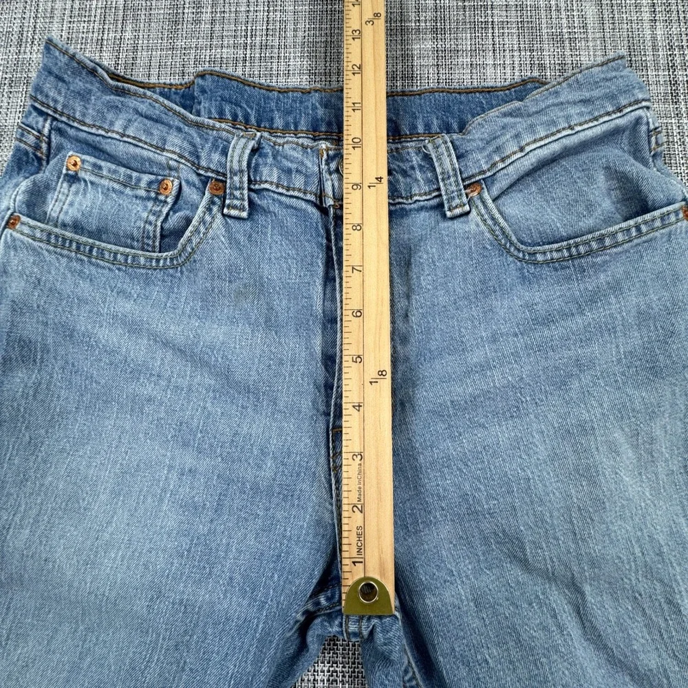 Levis *orders ship